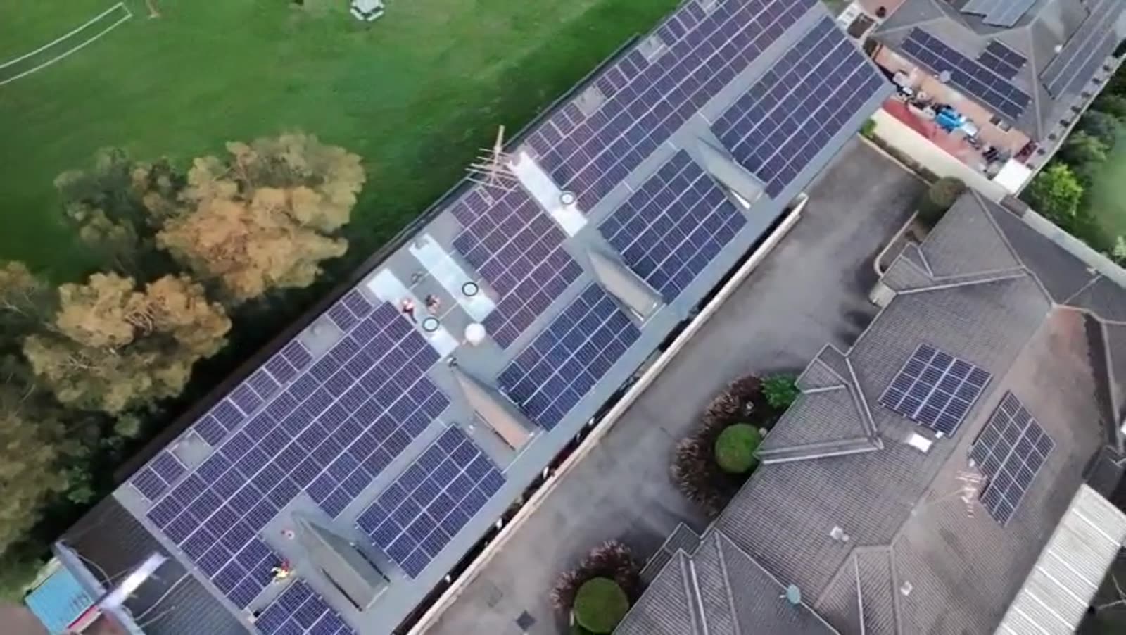 86kW Commercial Rooftop with 100kWh Battery